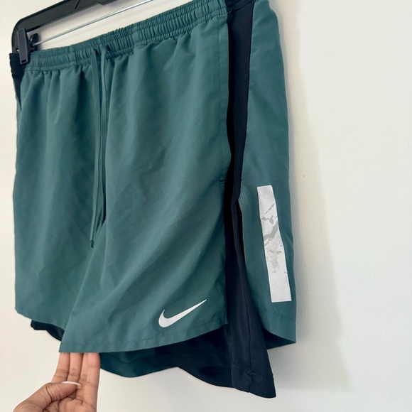 Nike Dri-FIT Run Division Stride 8" Running Shorts - Picture 5 of 12